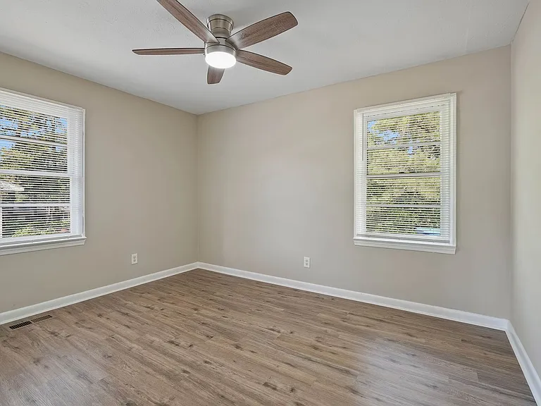 709 Shambrey St — Photo 18