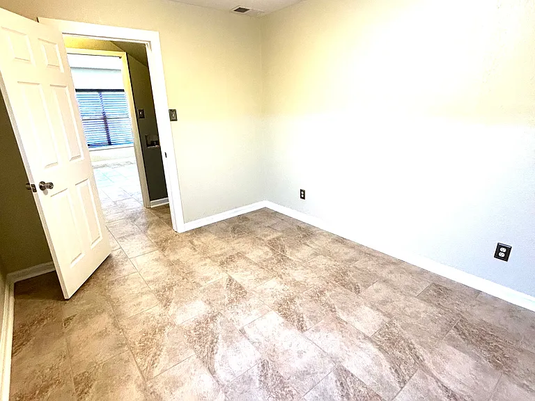 1358 Piper Way — Photo 7