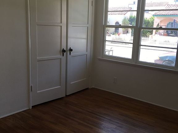 4th image of 242 Nieto Ave