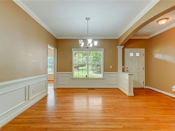 5th image of 7902 Cress Ct