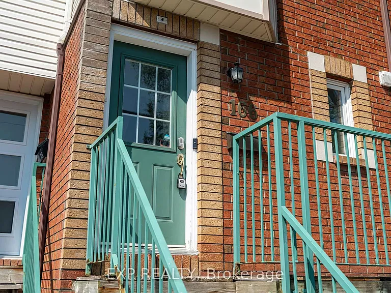 166 Forward Ave — Photo 2