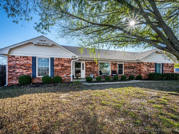 1438 Lakehurst Dr, Ada, OK 74820
