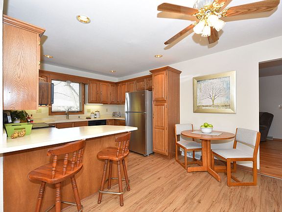 4th image of 12227 W Douglas Ave