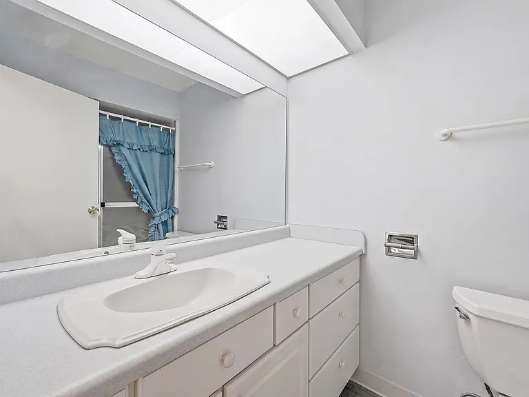 6818 Roberts Dr #3 — Photo 11
