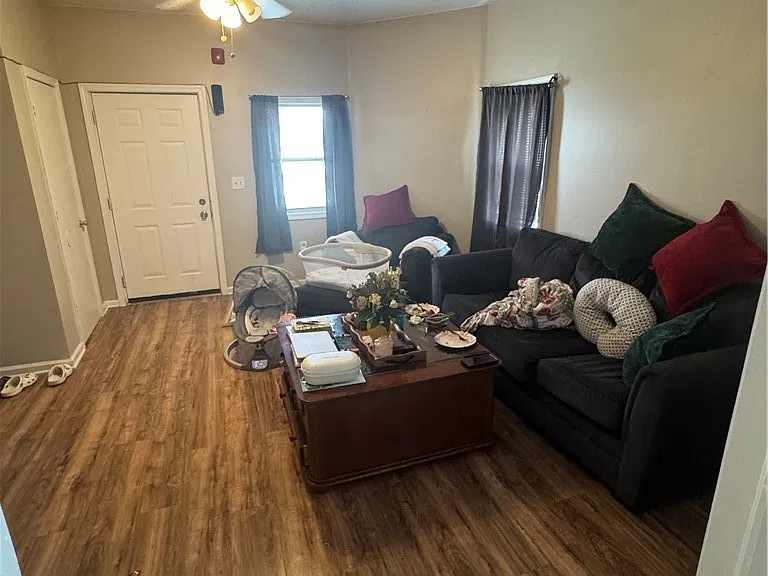 4444 Main St — Photo 3