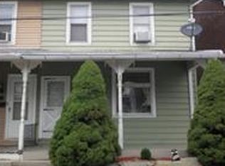 43 E Washington St, Topton, PA 19562