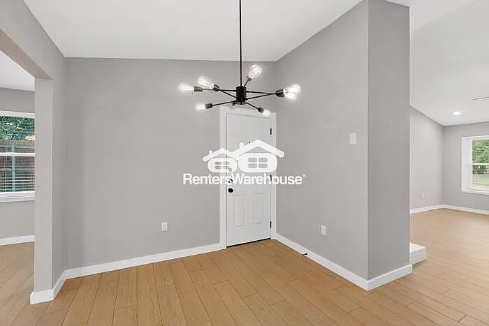 1408 Seely St — Photo 41