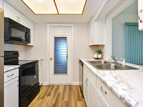 5th image of 1005 Siesta Avenue