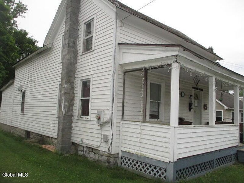 2nd image of 8 Ferris Street