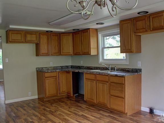 5th image of 2585 E Beech Ave