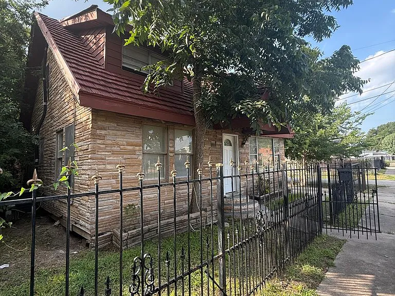 3012 Live Oak St — Photo 13