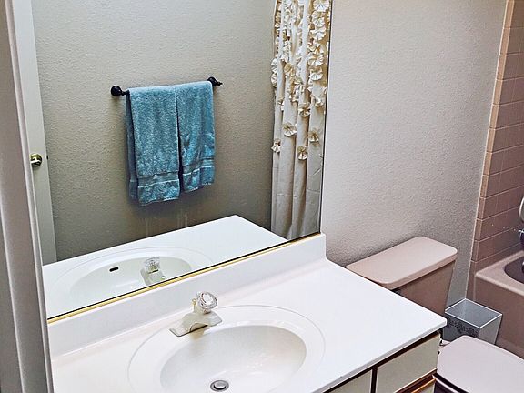 2nd image of 420 Acoma Blvd S Unit 15