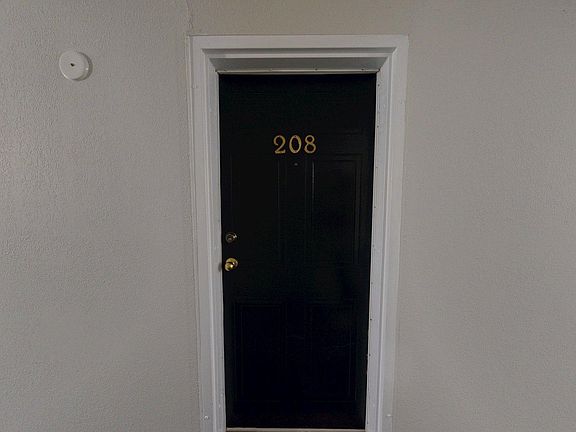 3rd image of 729 Deveron Cres #208