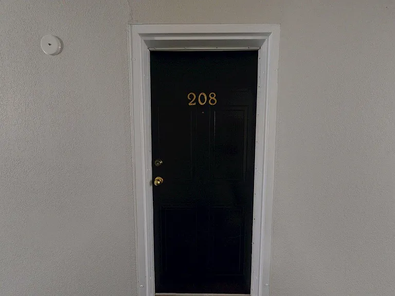 729 Deveron Cres #208 — Photo 3