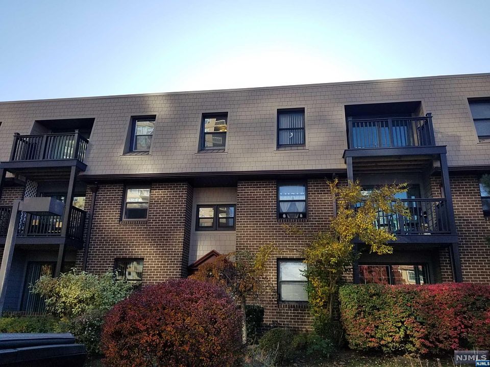1st image of 550 North Ave APT D