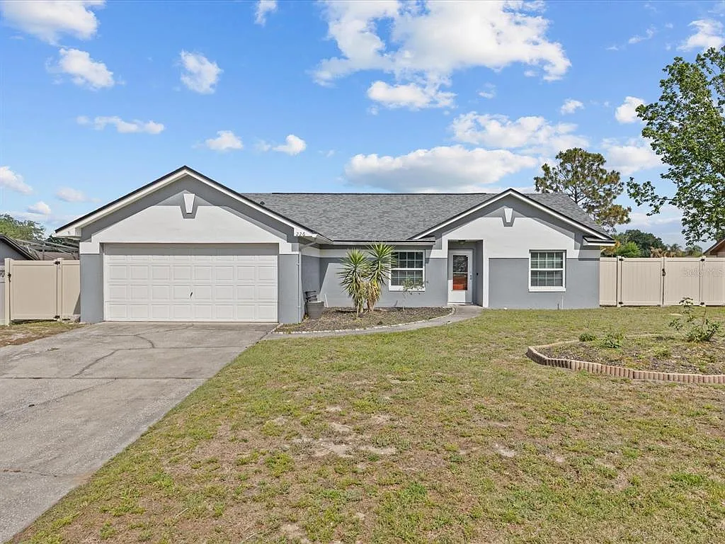 3 bed, 2.0 bath, 1407 sqft, $2,495 — Photo 1