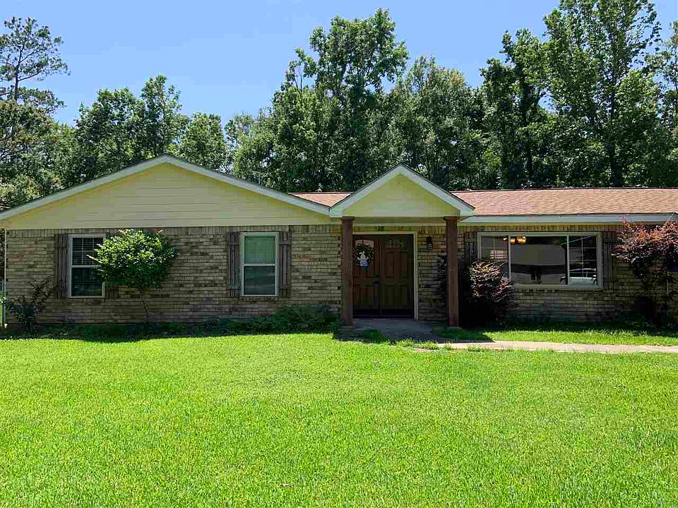 1st image of 2402 Twin Oaks