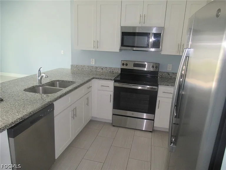 4230 NW 32nd Ter — Photo 5