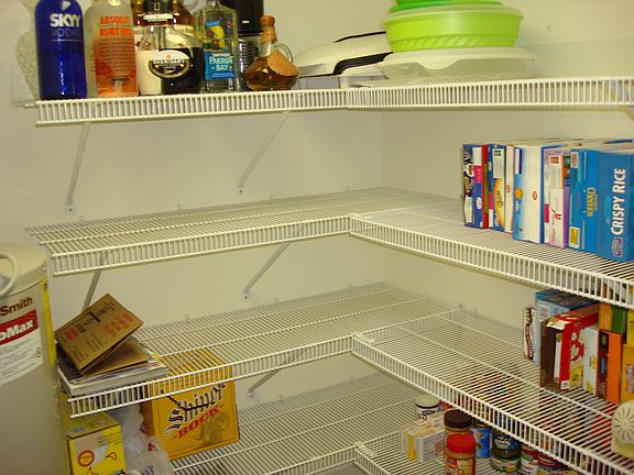 Pantry/Laundry room