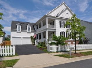 20420 Bowfonds St, Ashburn, VA 20147