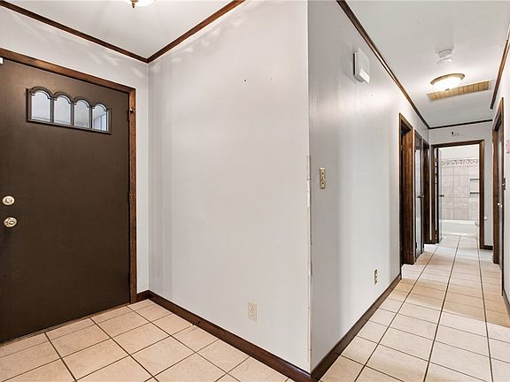 4th image of 2110 Cameron Pl