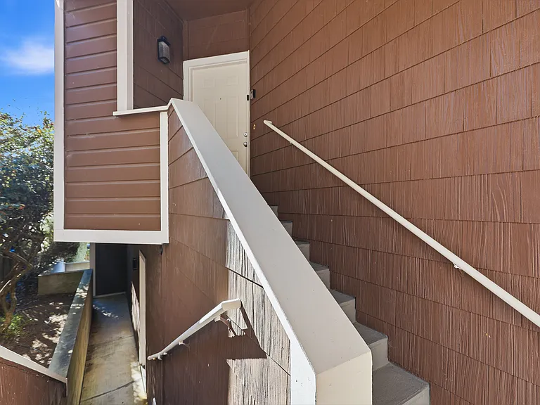437 Norfolk Dr — Photo 100
