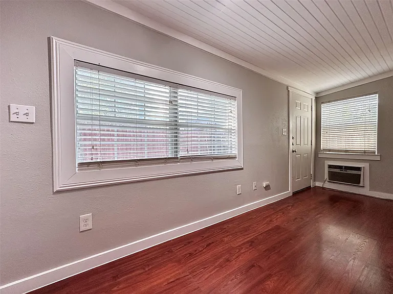 2103 E 16th St #ANNEX — Photo 15