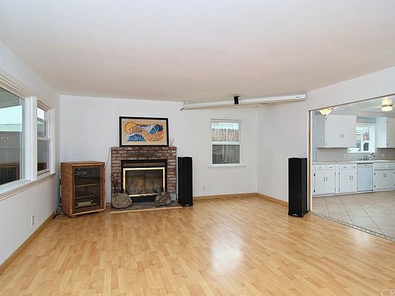 4th image of 21220 Velicata St