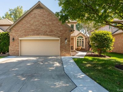 42 Turnberry Ln, Dearborn, MI, 48120