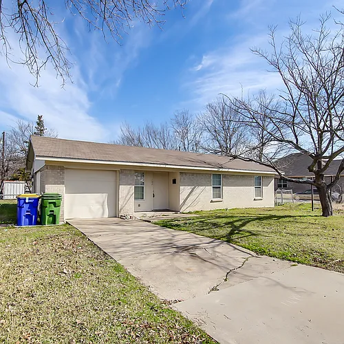 702 Catherine Ln Photo 1