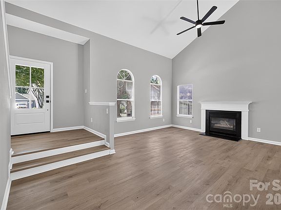 2nd image of 702 Foxborough Rd