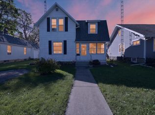 328 E 6th St, Port Clinton, OH 43452