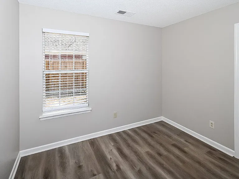 8531 Cross Point Dr — Photo 12