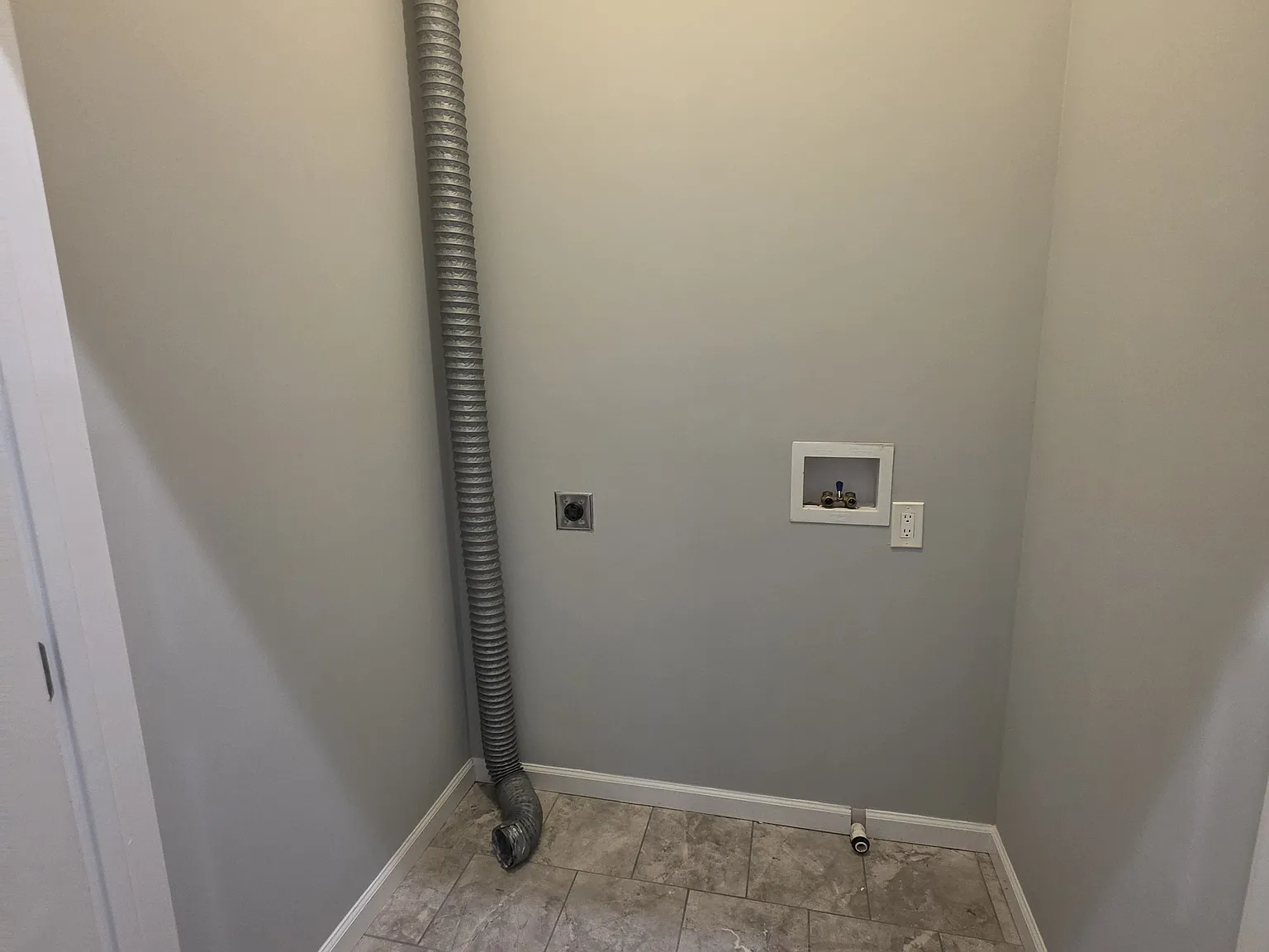 3 bed, $2,100 — Photo 4