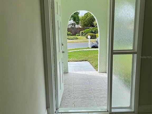 4th image of 1123 Queen Elaine Dr