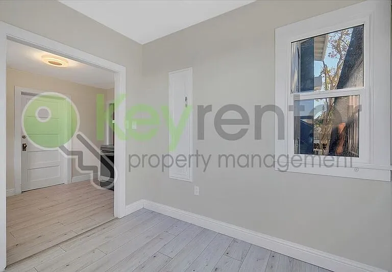 1119 Lochbrae Rd #1 — Photo 20