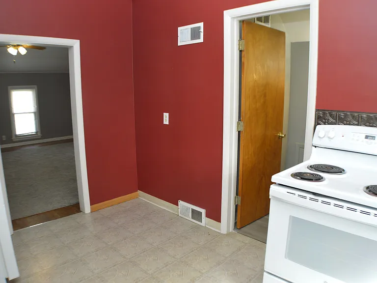 334 W 5th St #2 — Photo 14