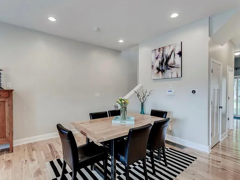 1322 Laurel St — Photo 12