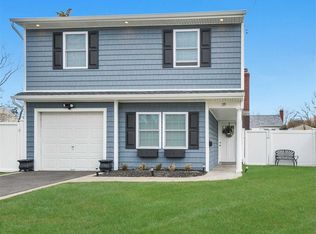 39 S Bay Dr, Massapequa, NY 11758