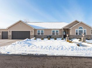 7601 Crown Crest Ave, Yakima, WA 98903