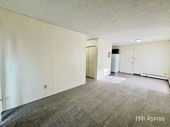 2nd image of 1903 Warren Ave APT 304