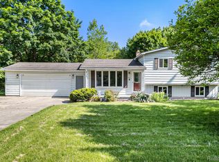 5047 Raymond Ave, Burton, MI 48509