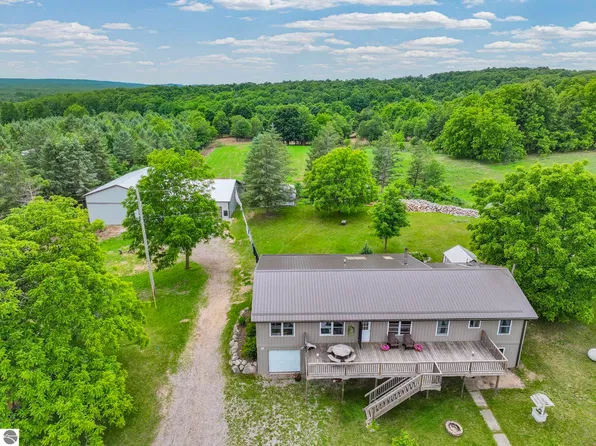 6351 N 33rd Rd, Manton, MI 49663