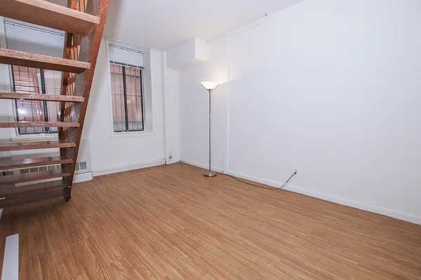 Rented by Avenues Real Estate | media 9