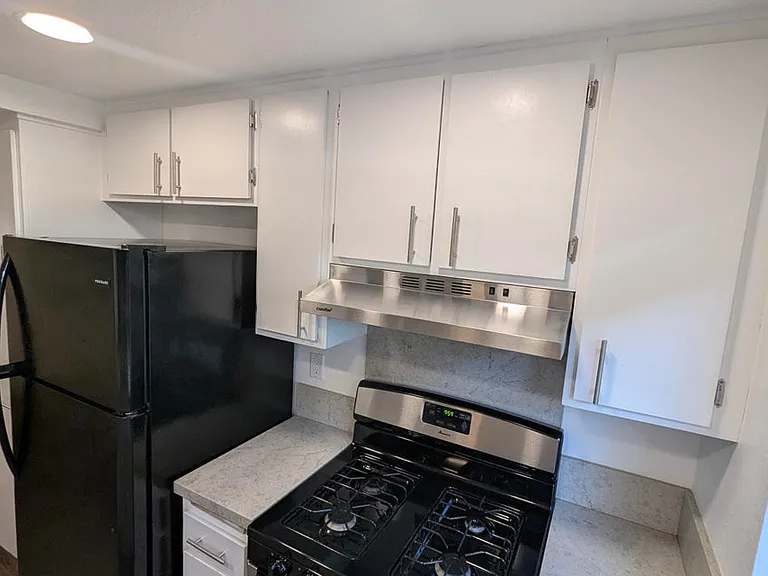 2260 N Indian Canyon Dr #B — Photo 7
