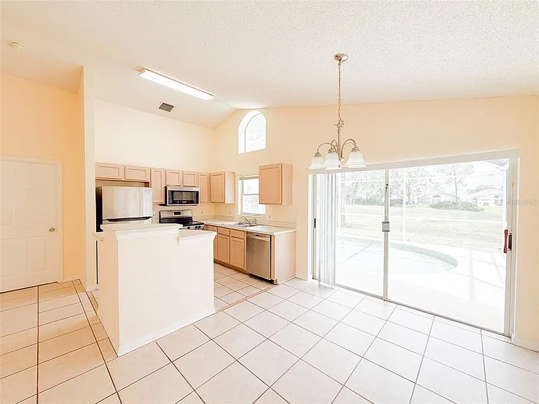 2420 Saint Augustine Blvd — Photo 13