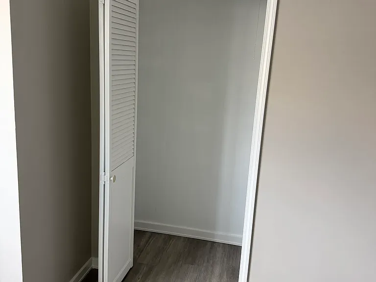 900 Forest Ave — Photo 11