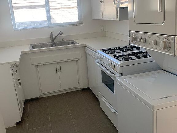 5th image of 6-10519 Riverside Dr #6