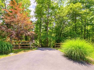 2711 Cardinal Ridge Rd, Charlottesville, VA 22901