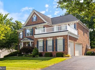 22571 Forest Run Dr, Ashburn, VA